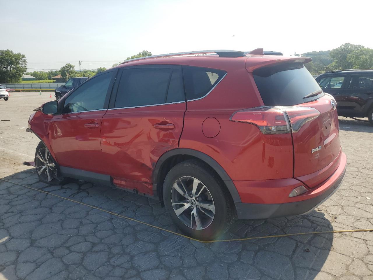 2017 TOYOTA RAV4 XLE photo 3