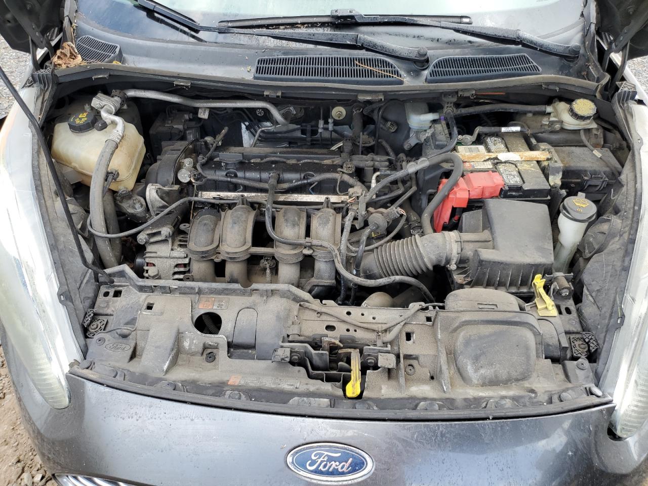 2016 FORD FIESTA SE photo 21