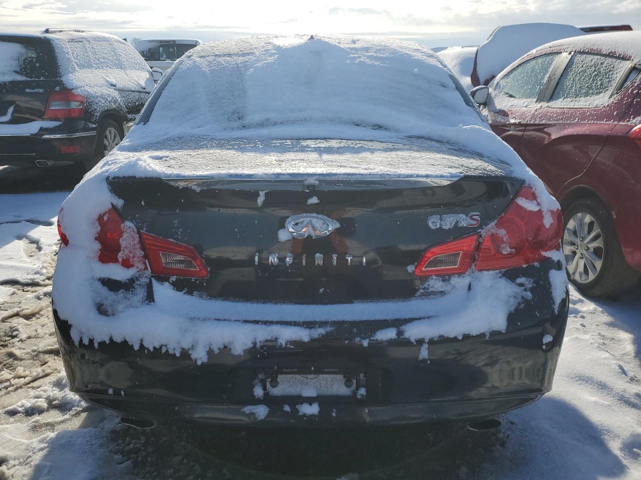 2010 INFINITI G37 photo 11