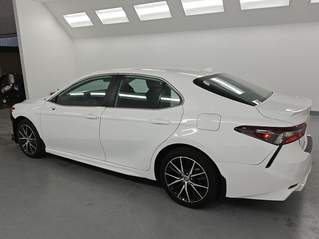 2024 TOYOTA CAMRY SE NIGHT SHADE photo 2