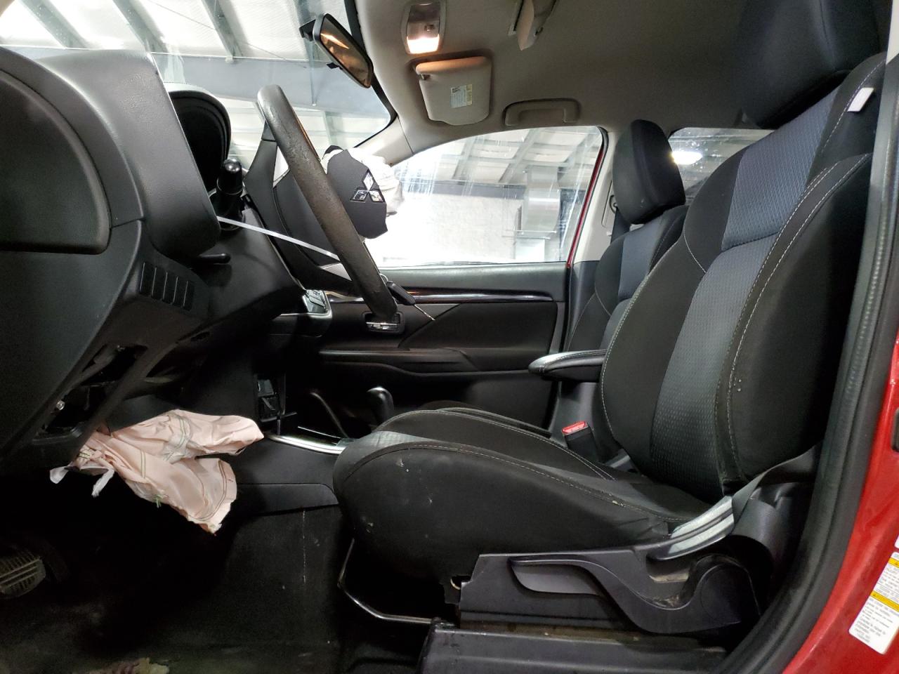 2019 MITSUBISHI OUTLANDER ES photo 13