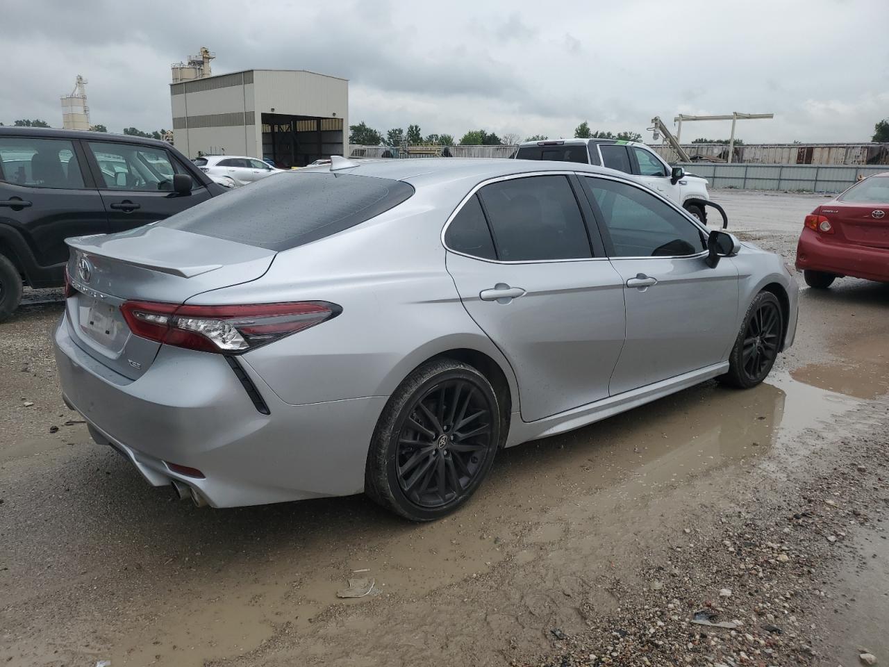 2024 TOYOTA CAMRY photo 3