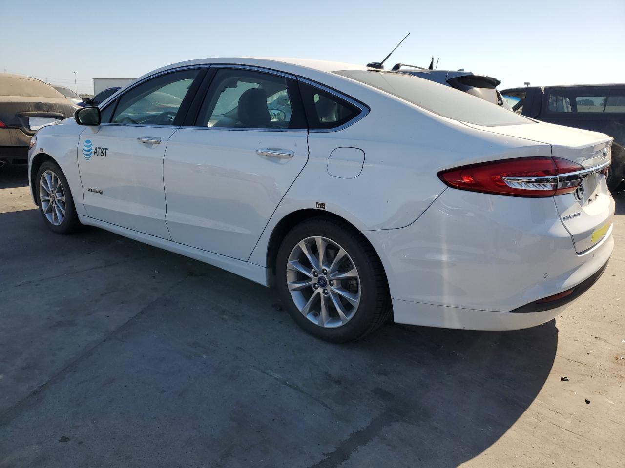 2017 FORD FUSION SE HYBRID photo 2