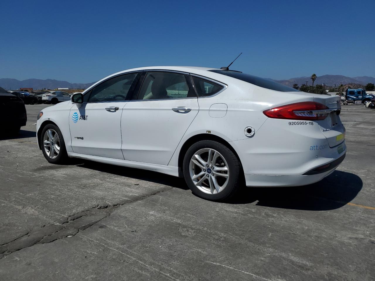 2018 FORD FUSION SE HYBRID photo 2