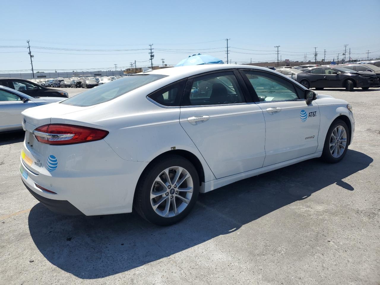 2019 FORD FUSION SE photo 3
