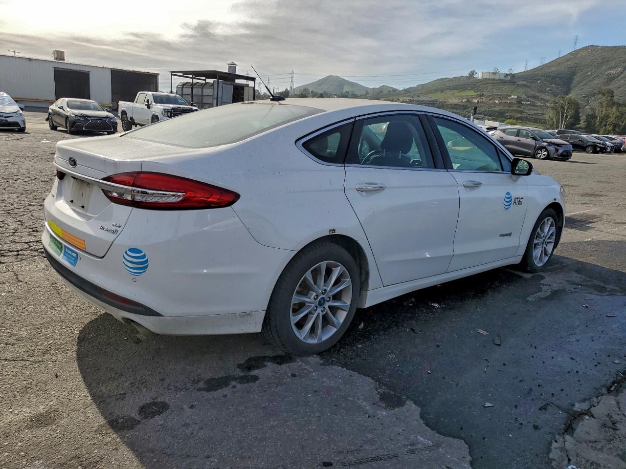 2017 FORD FUSION SE HYBRID photo 3