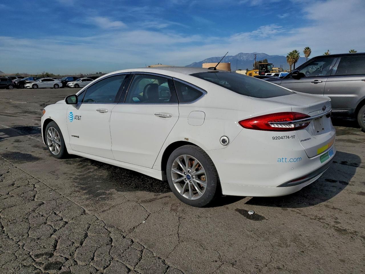 2017 FORD FUSION SE HYBRID photo 2