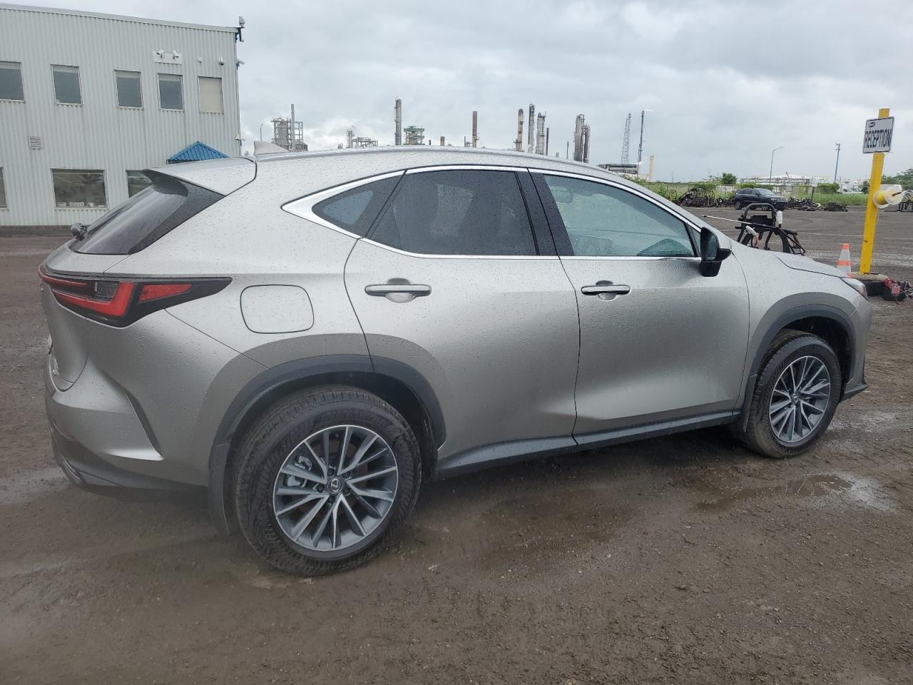 2025 LEXUS NX 450H LUXURY photo 7
