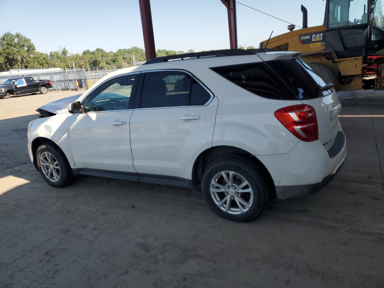 2017 CHEVROLET EQUINOX LT photo 2