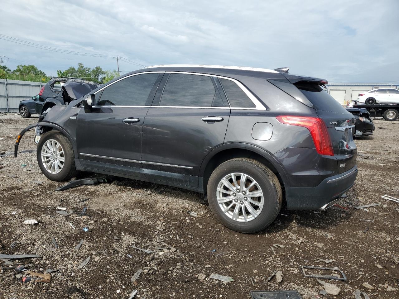 2018 CADILLAC XT5 photo 2