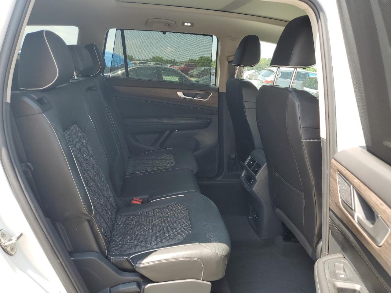 2024 VOLKSWAGEN ATLAS SEL PREMIUM R-LINE photo 11