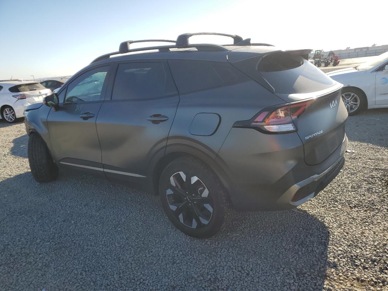 2023 KIA SPORTAGE X LINE photo 3