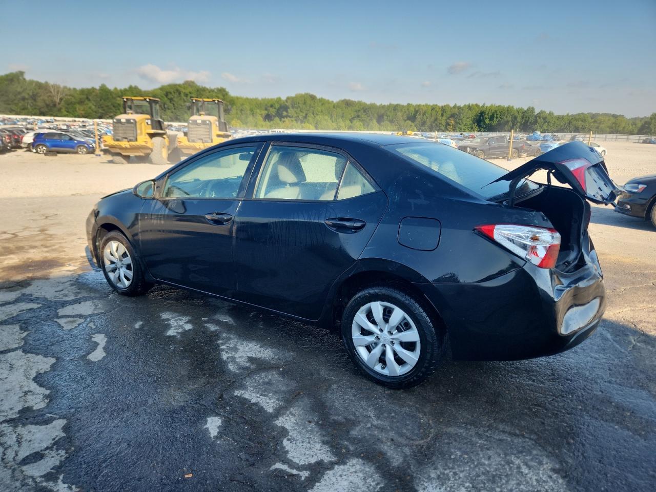 2016 TOYOTA COROLLA LE photo 3