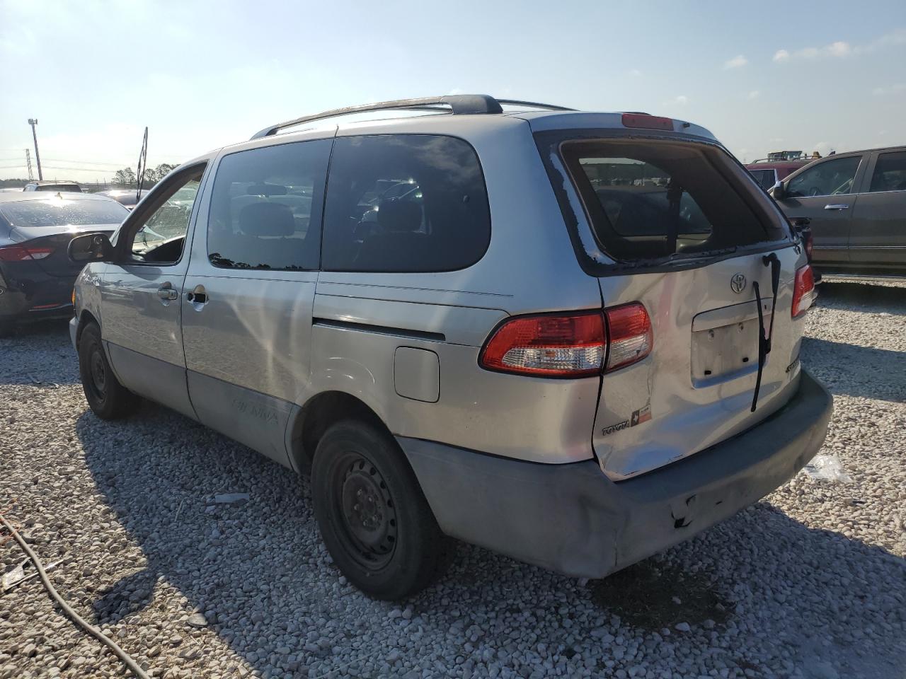 2003 TOYOTA SIENNA CE photo 2