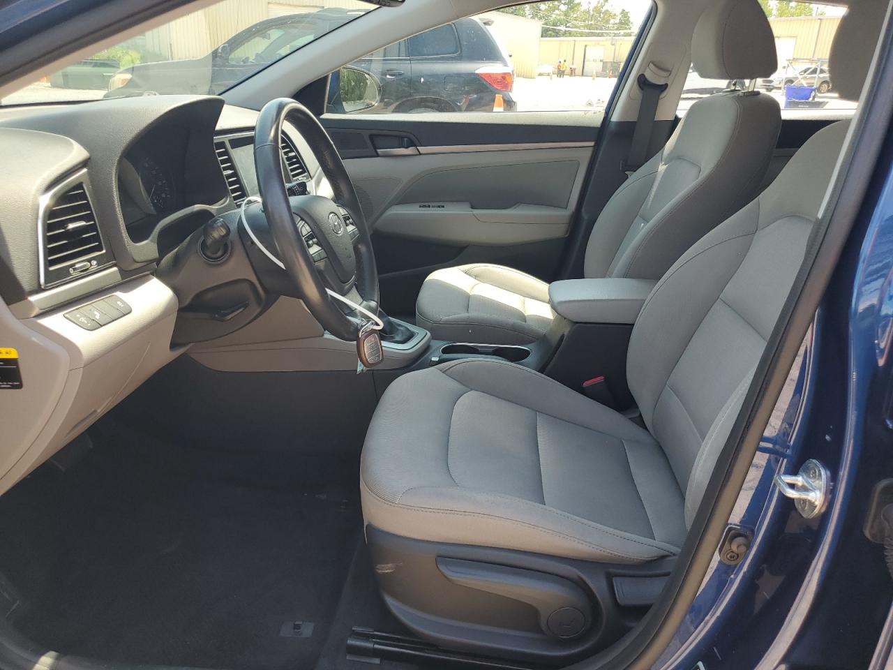 2018 HYUNDAI ELANTRA photo 13