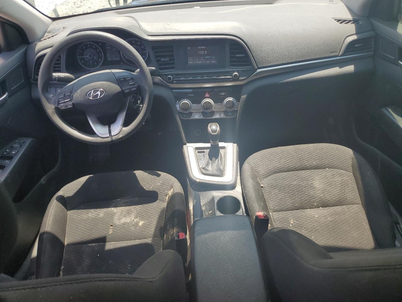 2019 HYUNDAI ELANTRA SE photo 8
