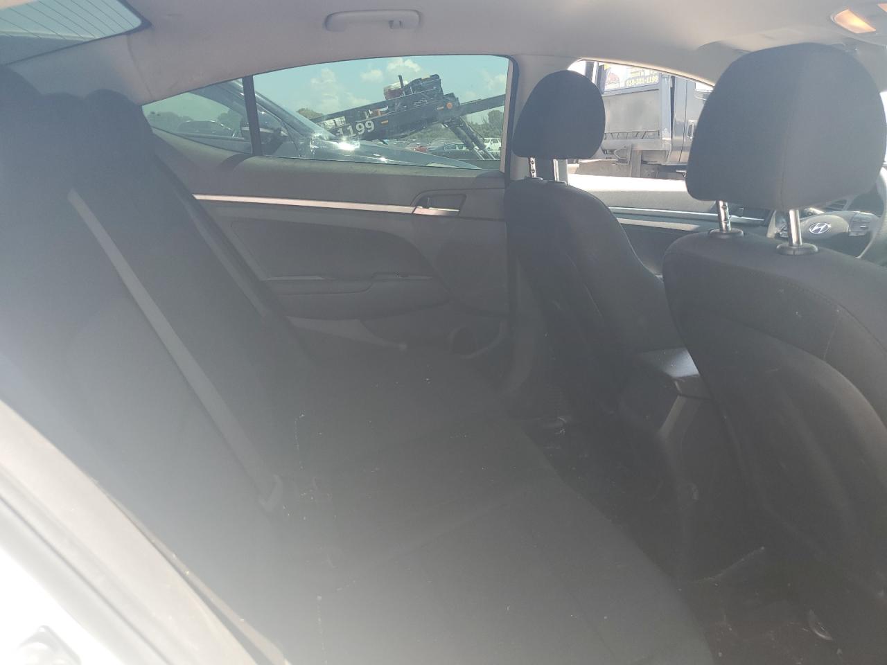 2019 HYUNDAI ELANTRA SE photo 10