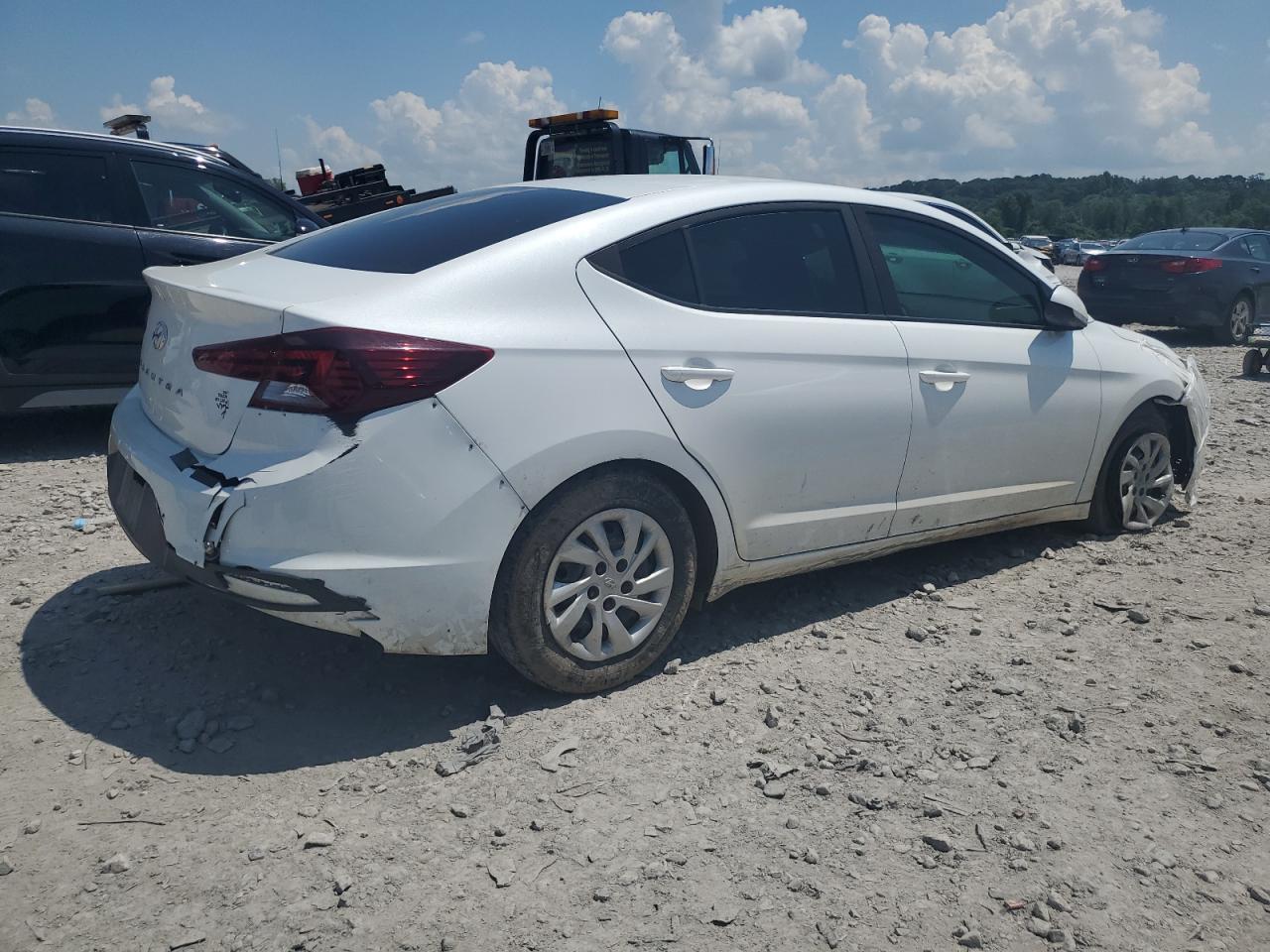 2019 HYUNDAI ELANTRA SE photo 3