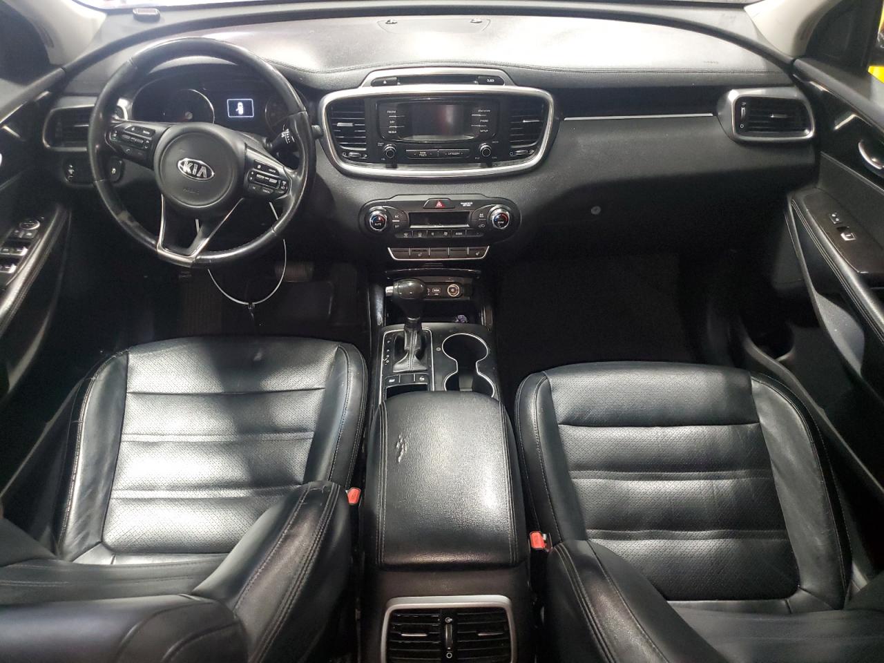 2016 KIA SORENTO photo 8