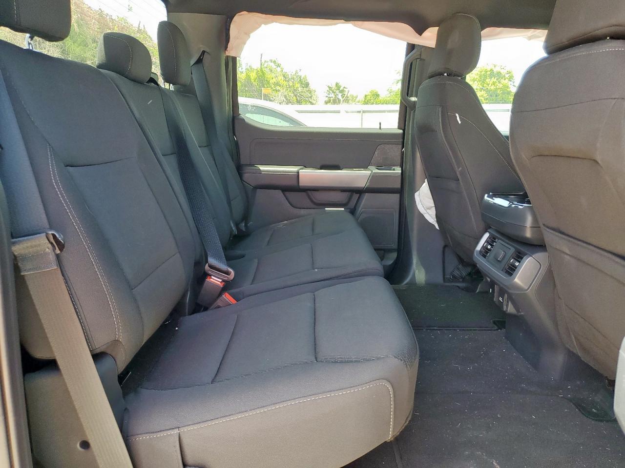 2025 FORD F150 XLT photo 19