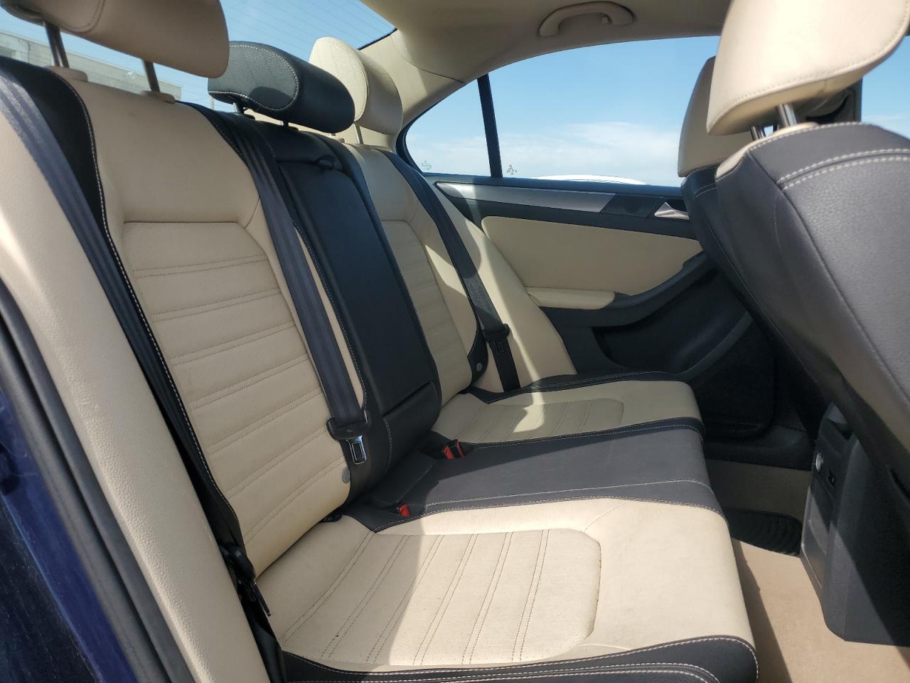 2012 VOLKSWAGEN JETTA photo 10