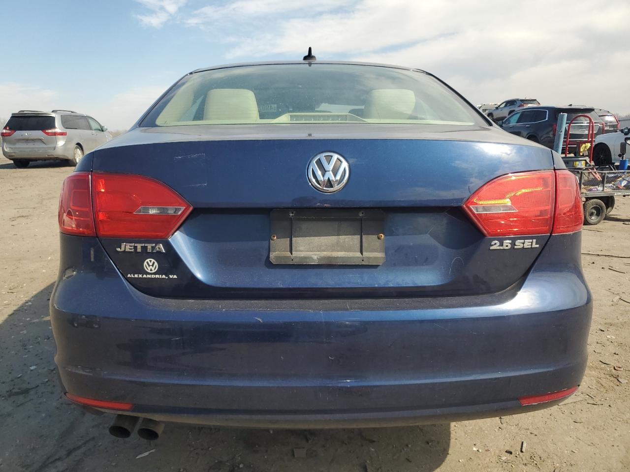 2012 VOLKSWAGEN JETTA photo 6