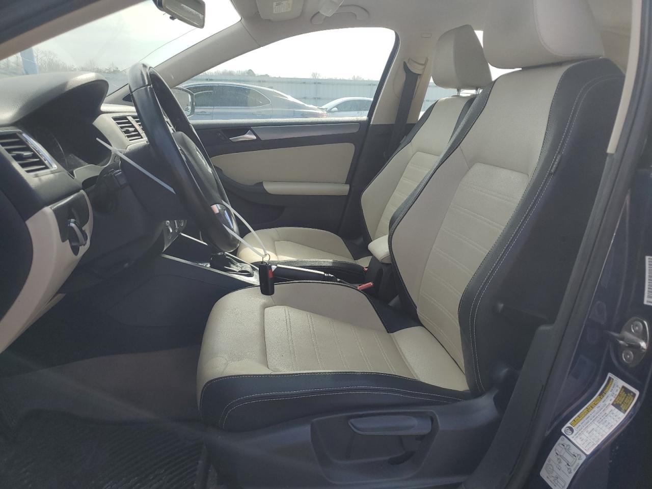 2012 VOLKSWAGEN JETTA photo 7