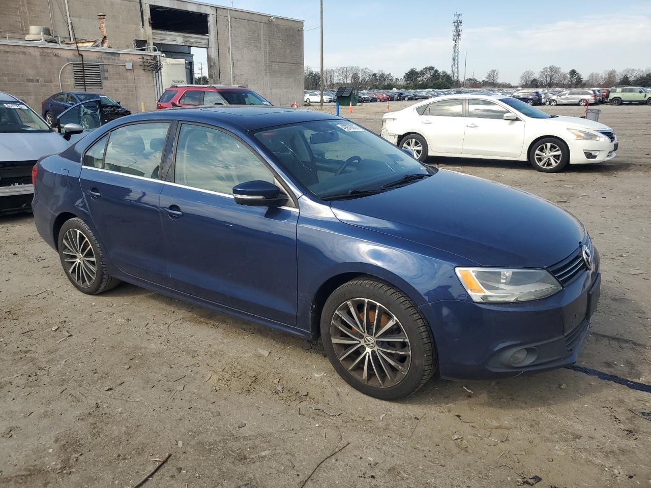 2012 VOLKSWAGEN JETTA photo 4