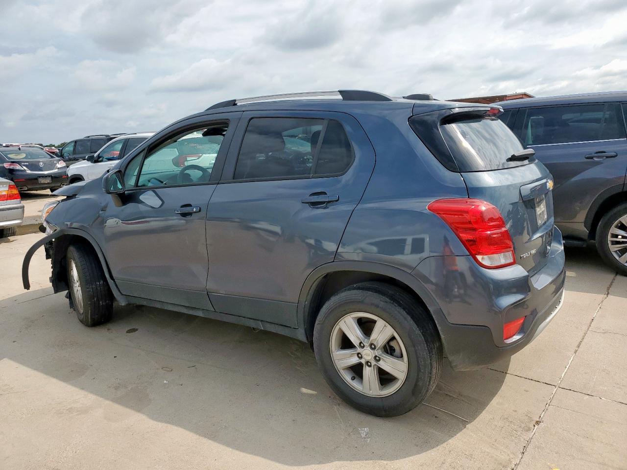 2021 CHEVROLET TRAX 1LT photo 4