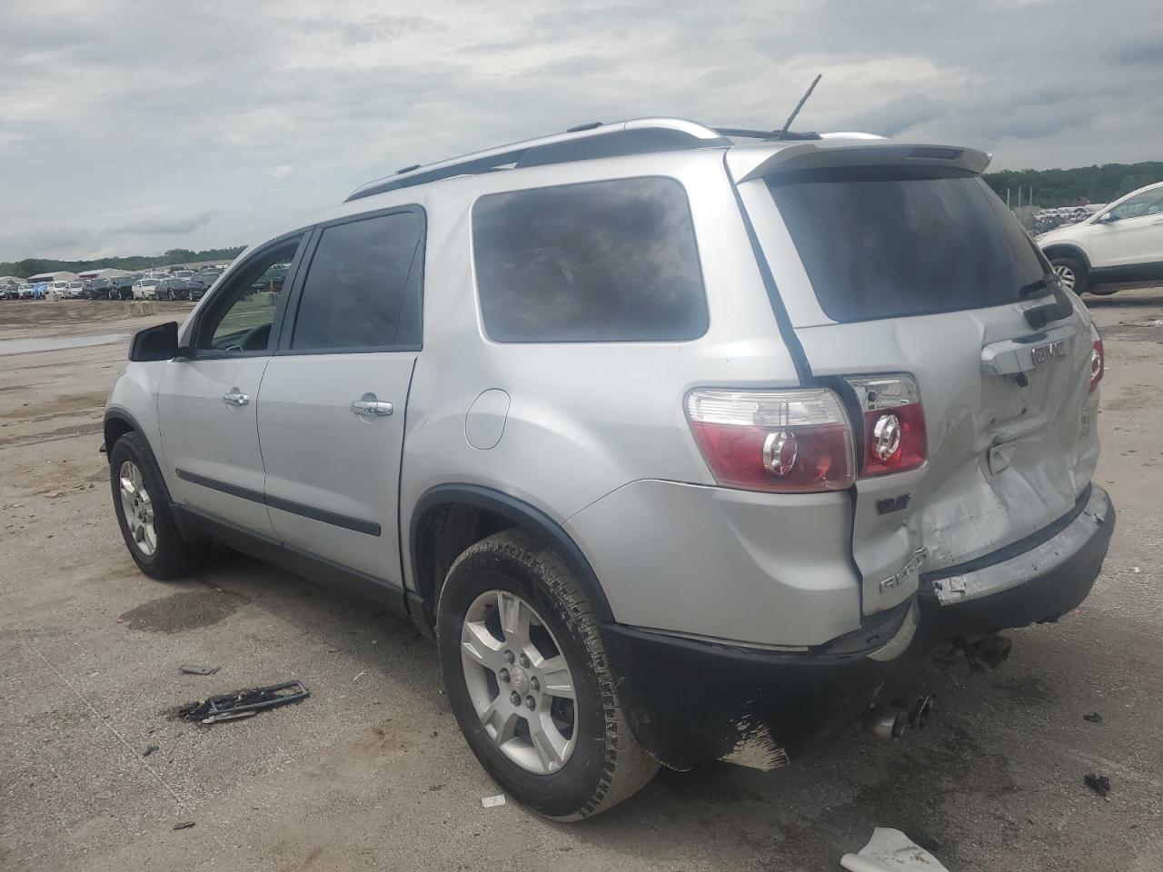 2009 GMC ACADIA SLE photo 2