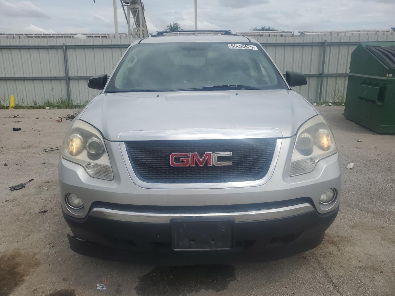 2009 GMC ACADIA SLE photo 5