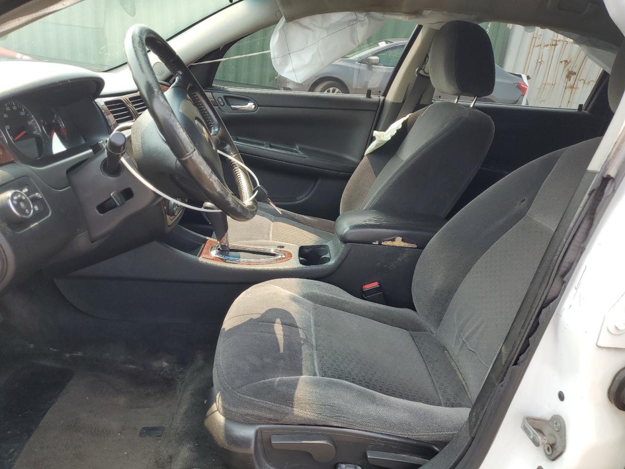 2011 CHEVROLET IMPALA LT photo 19