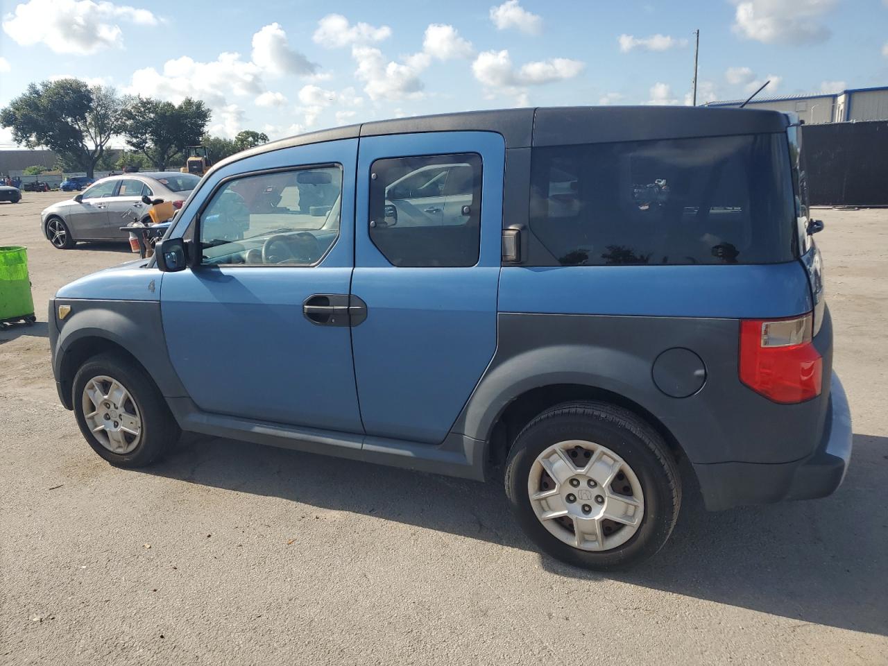 2006 HONDA ELEMENT LX photo 2
