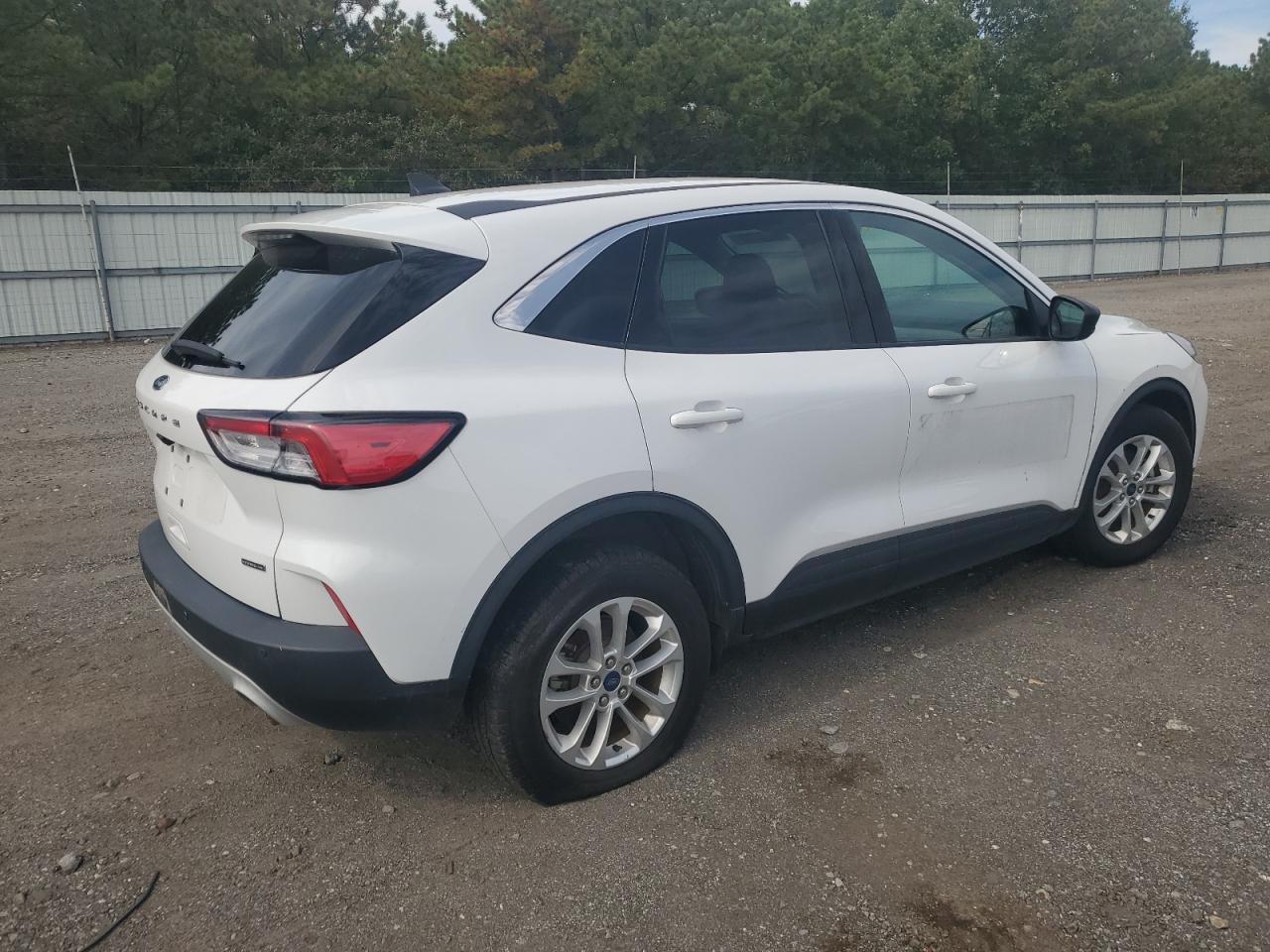 2022 FORD ESCAPE SE photo 3