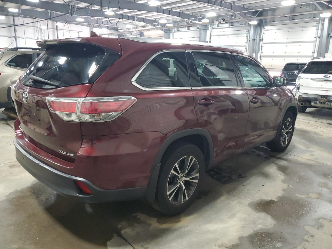 2016 TOYOTA HIGHLANDER XLE photo 7