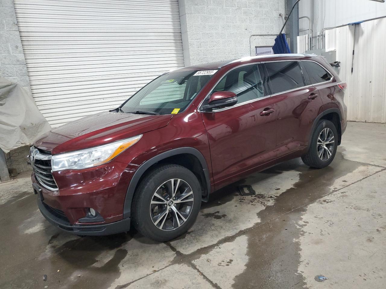 2016 TOYOTA HIGHLANDER
