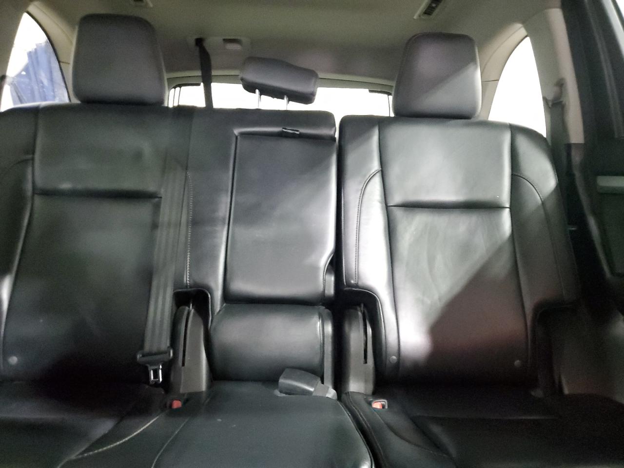 2016 TOYOTA HIGHLANDER XLE photo 28