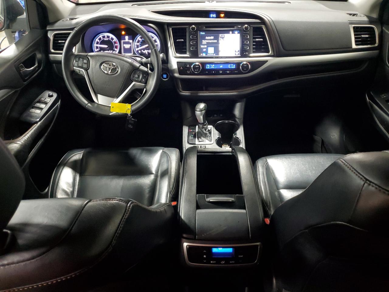2016 TOYOTA HIGHLANDER XLE photo 22
