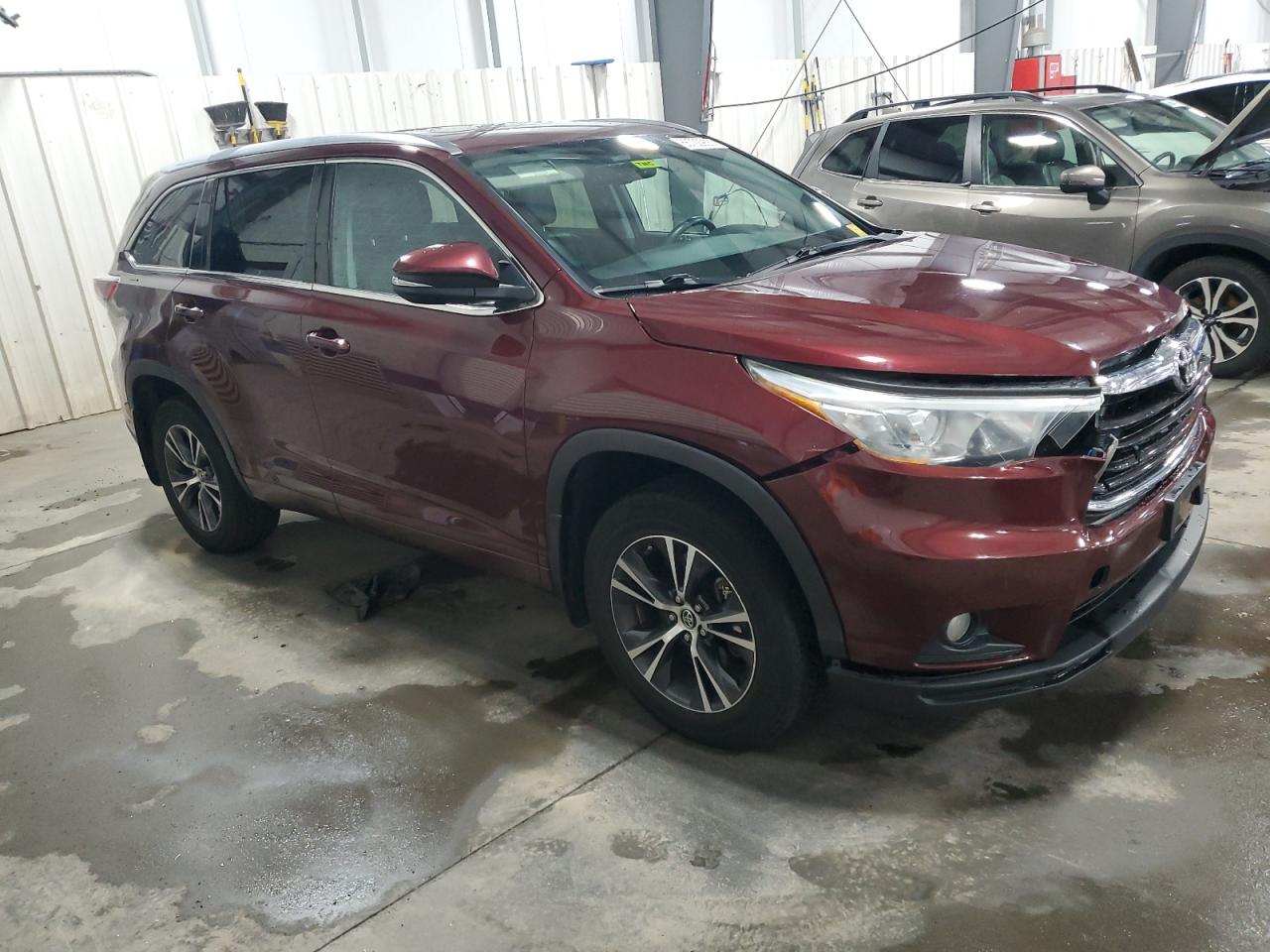 2016 TOYOTA HIGHLANDER XLE photo 10