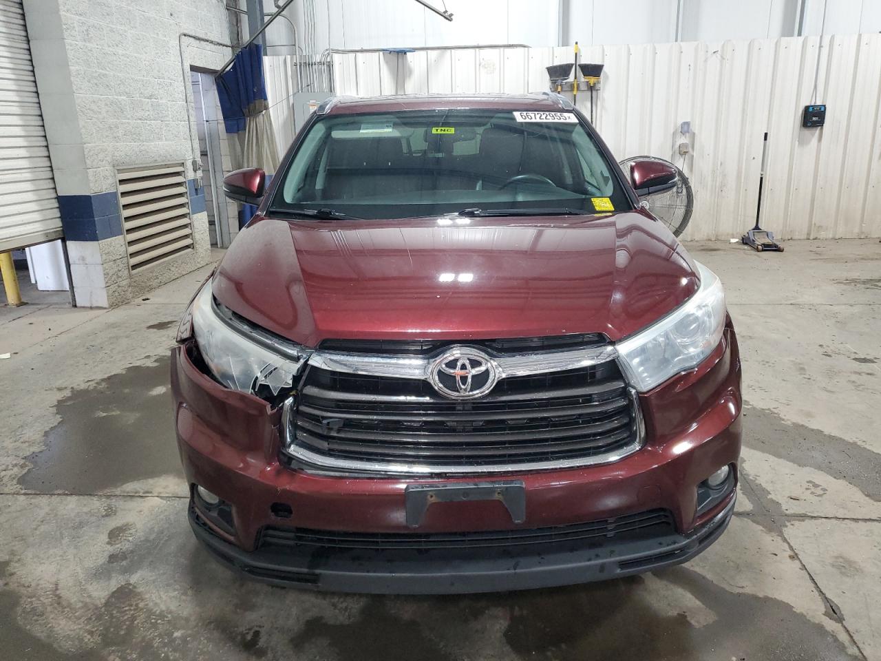 2016 TOYOTA HIGHLANDER XLE photo 13