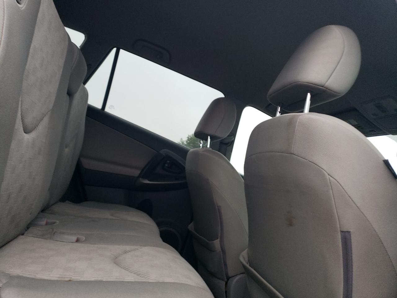 2011 TOYOTA RAV4 BASE photo 28