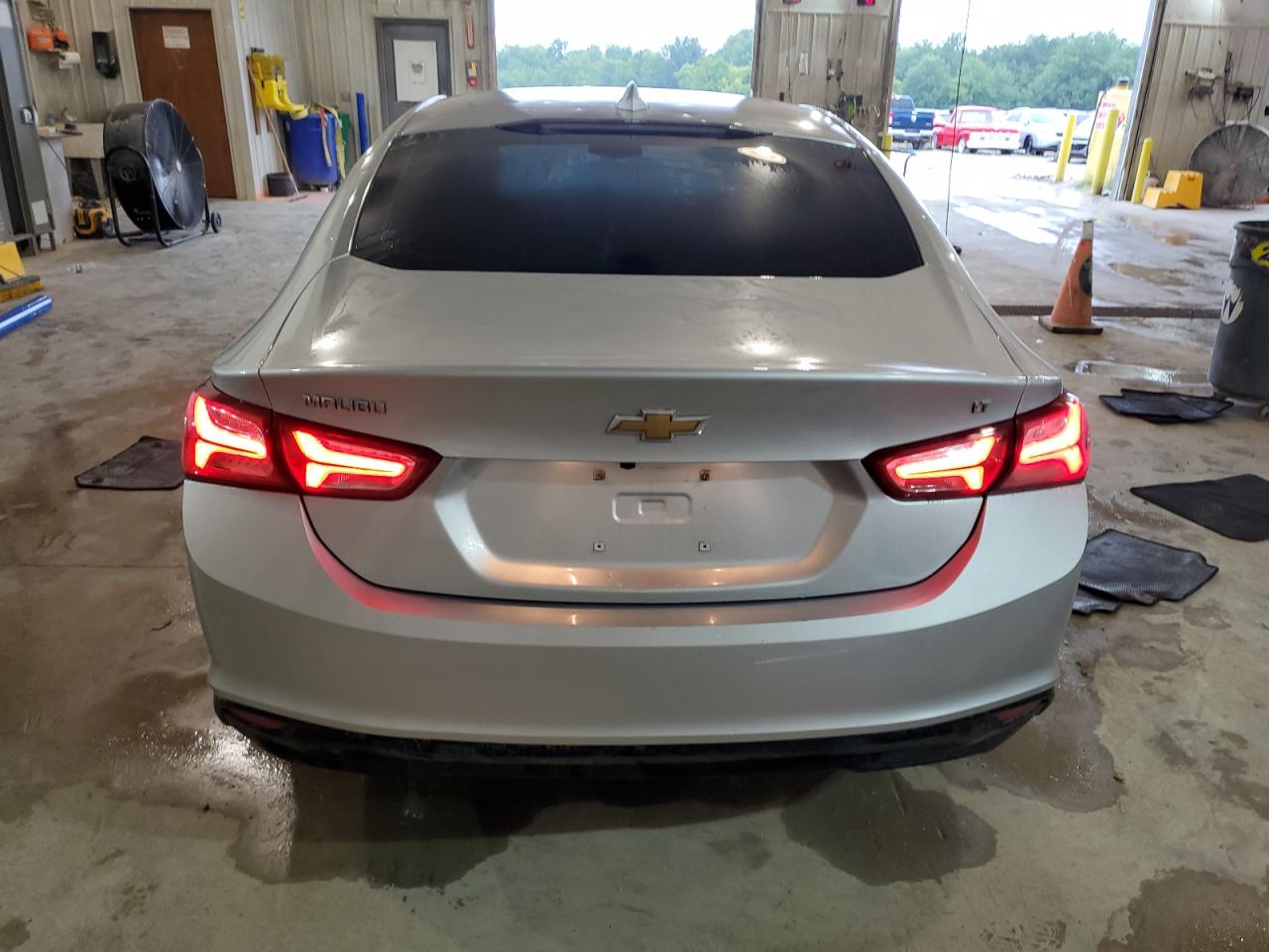 2022 CHEVROLET MALIBU LT photo 16