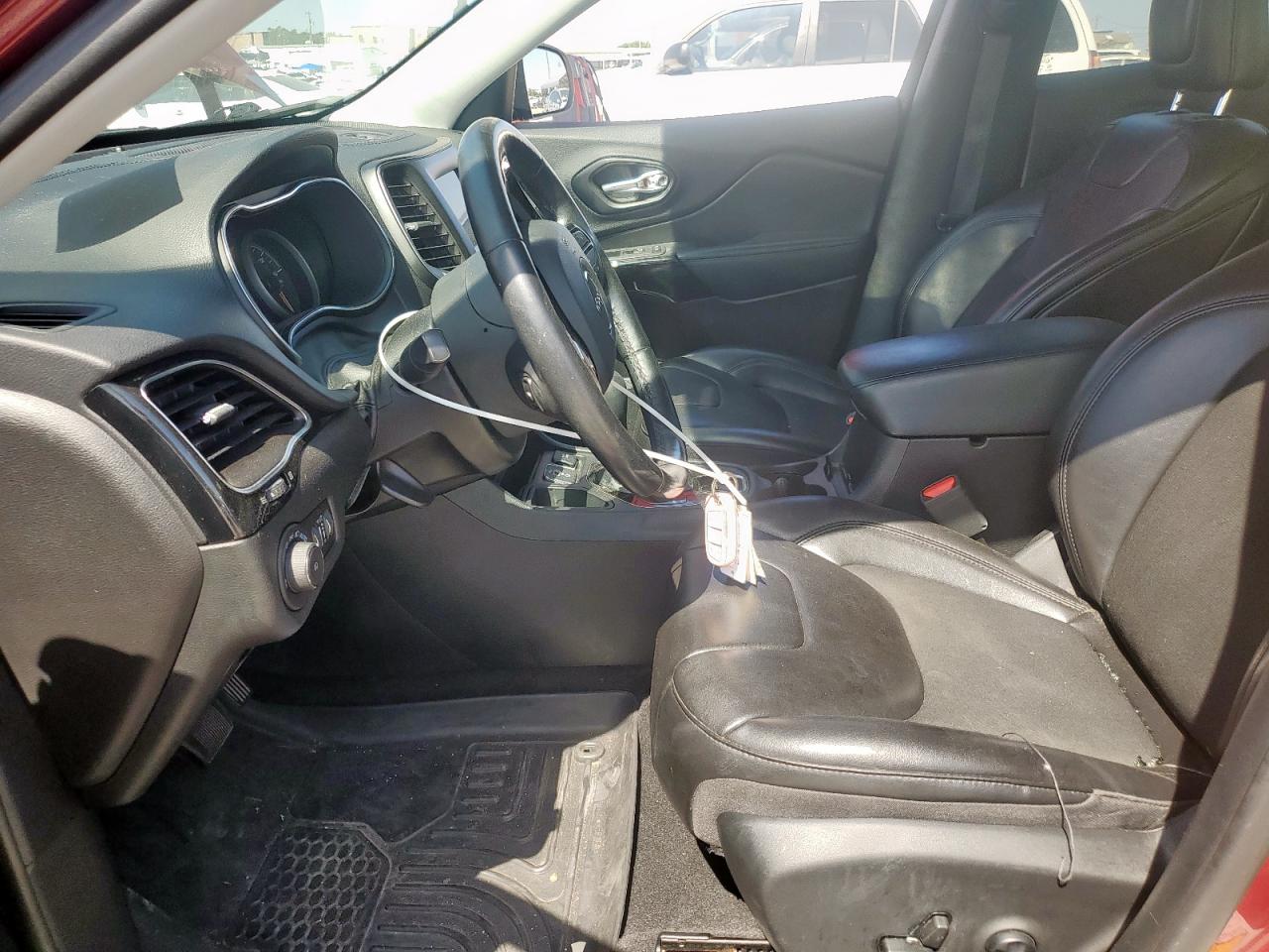 2021 JEEP CHEROKEE LATITUDE PLUS photo 19