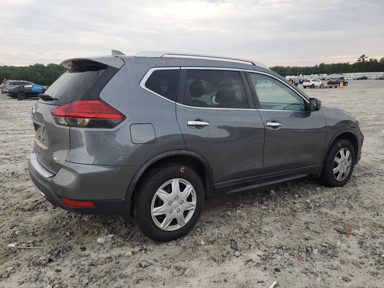2017 NISSAN ROGUE S photo 5