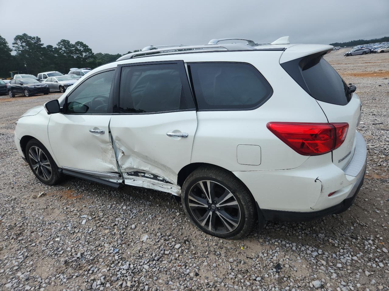 2020 NISSAN PATHFINDER PLATINUM photo 3