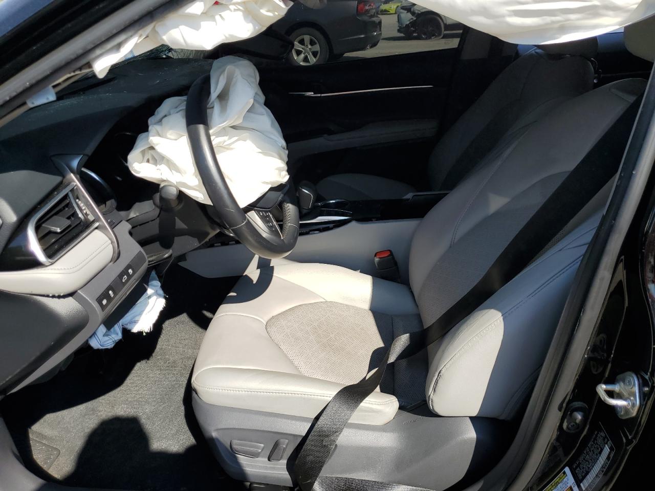 2018 TOYOTA CAMRY XSE photo 13