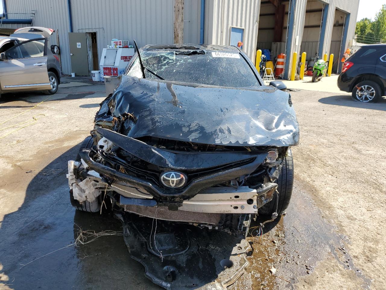 2018 TOYOTA CAMRY XSE photo 9