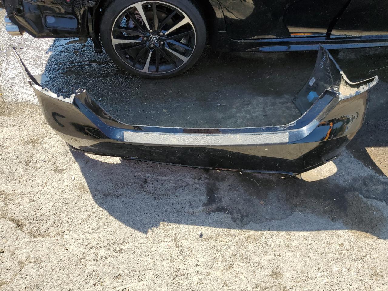 2018 TOYOTA CAMRY XSE photo 23