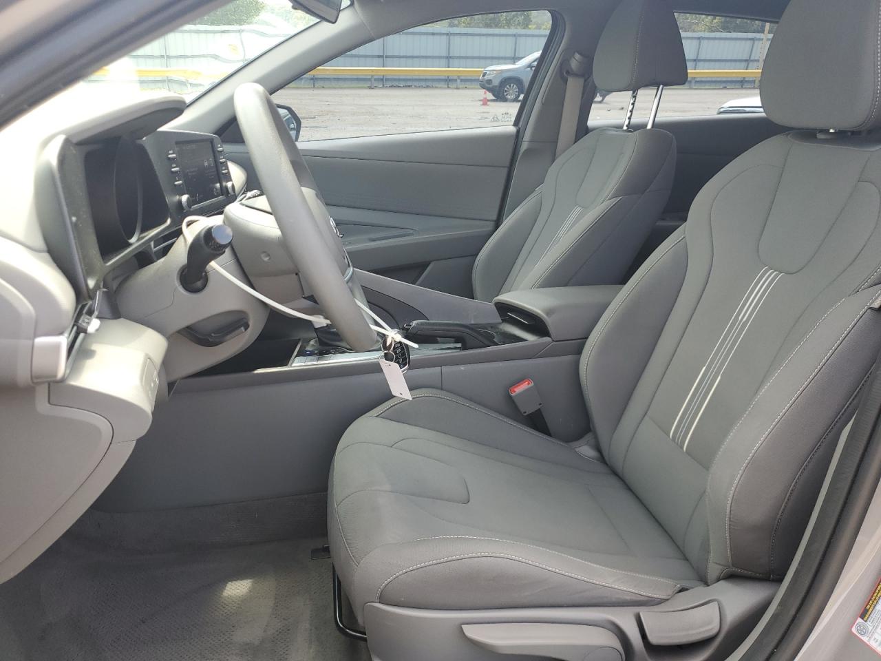 2023 HYUNDAI ELANTRA SEL photo 13
