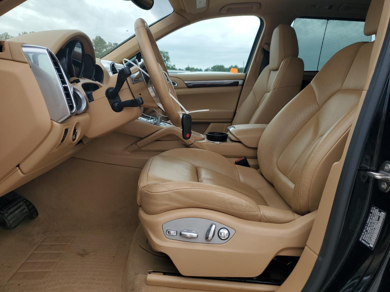 2016 PORSCHE CAYENNE photo 7